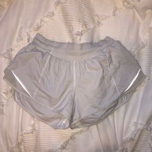- white lululemon shorts